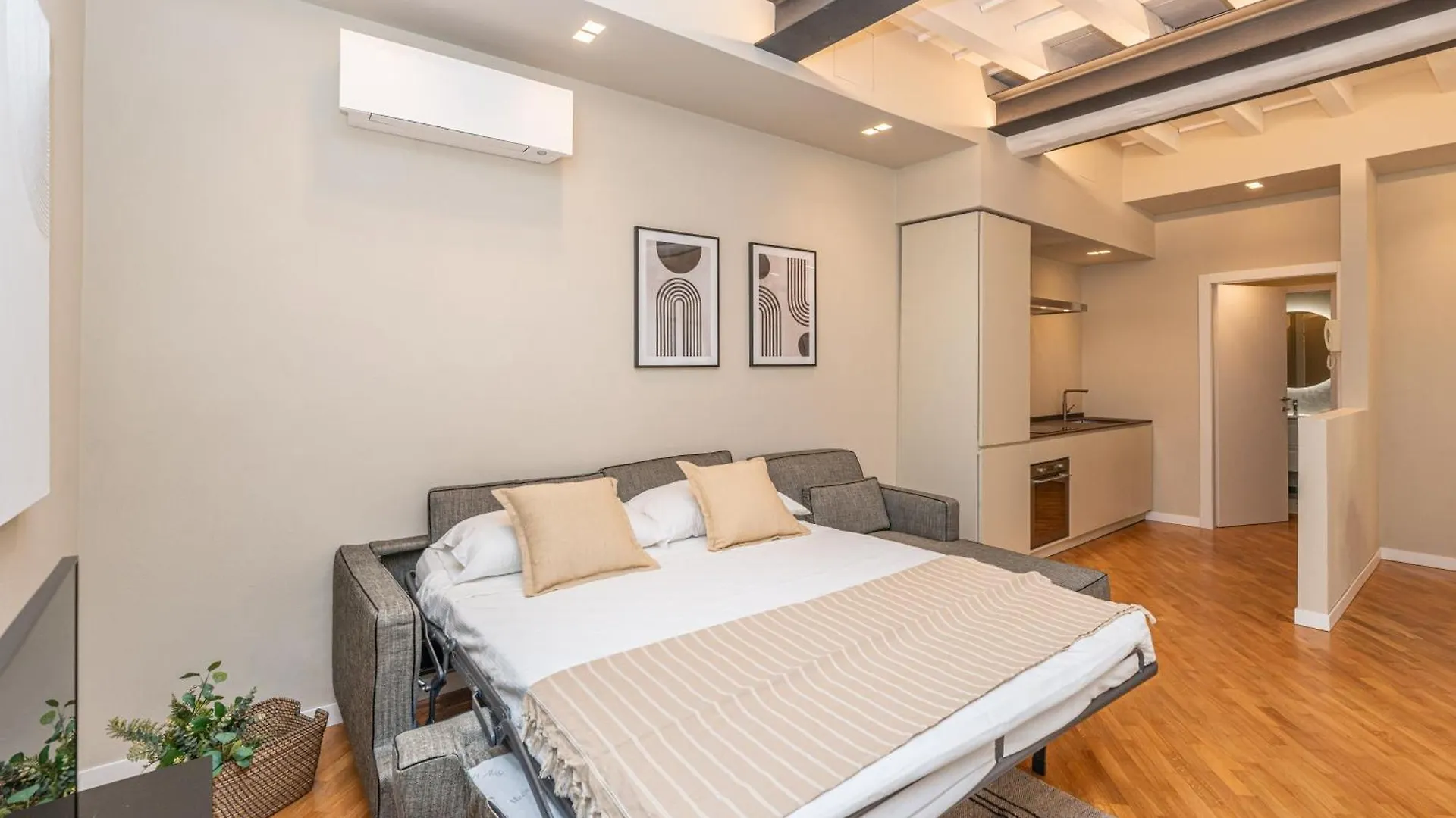 Historical Center Brand New Gem Apartment Como