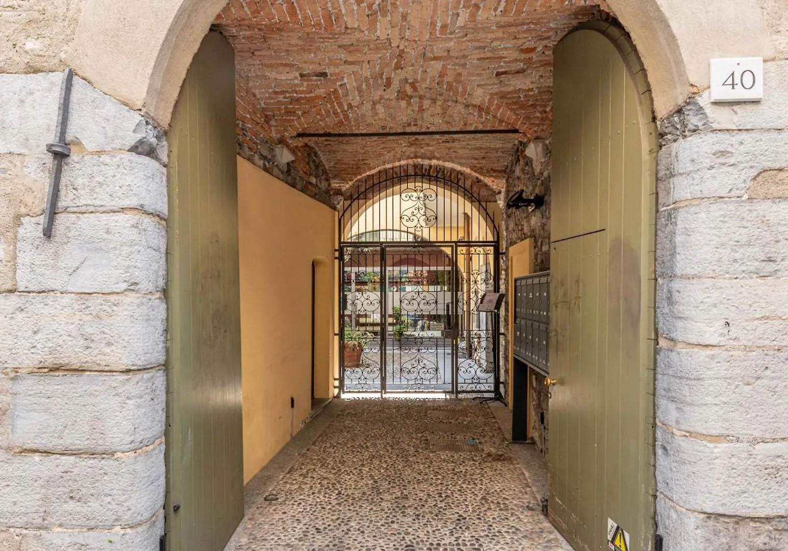 Historical Center Brand New Gem Apartment Como