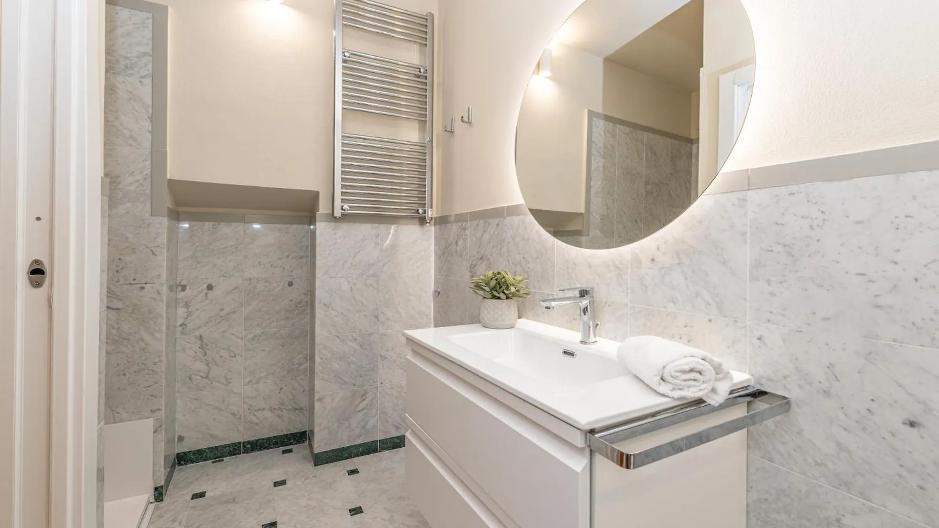 Historical Center Brand New Gem Apartment Como 0*,